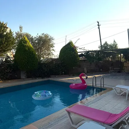 Maison Edina - Cunda Apartmán *
